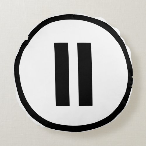 Classic pause button sign round pillow