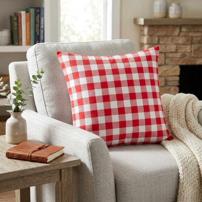 Classic Red and White Gingham Plaid Throw Pillow (Classic Red and White Gingham Plaid Throw Pillow)