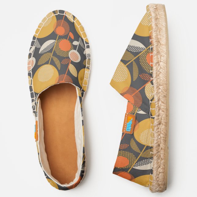 Classic Retro Floral Pattern Espadrilles (Side)
