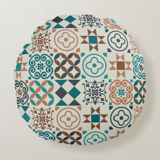 Classic Vintage Tile Pattern Round Pillow (Front)