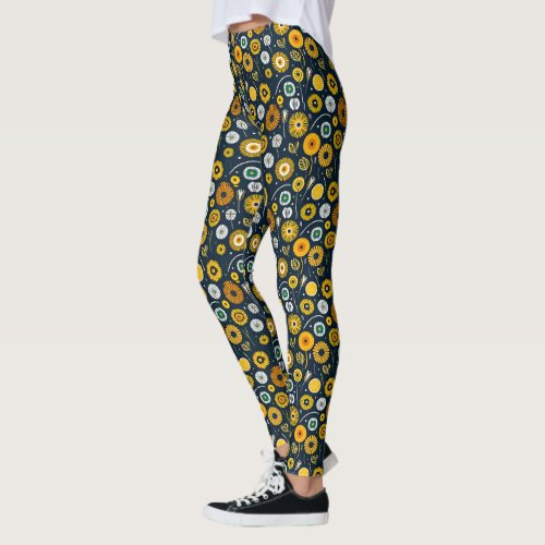 Classic Vivid Floral Pattern with a Modern Twist Leggings