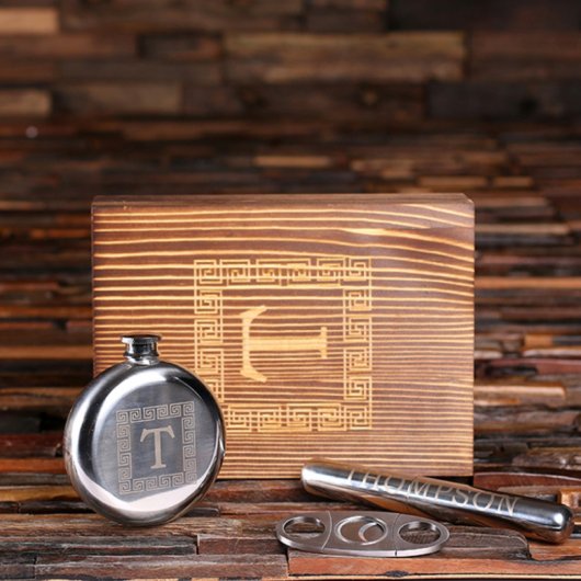 Classy Cigar Gift Set: Holder, Cutter & Flask   (Front)