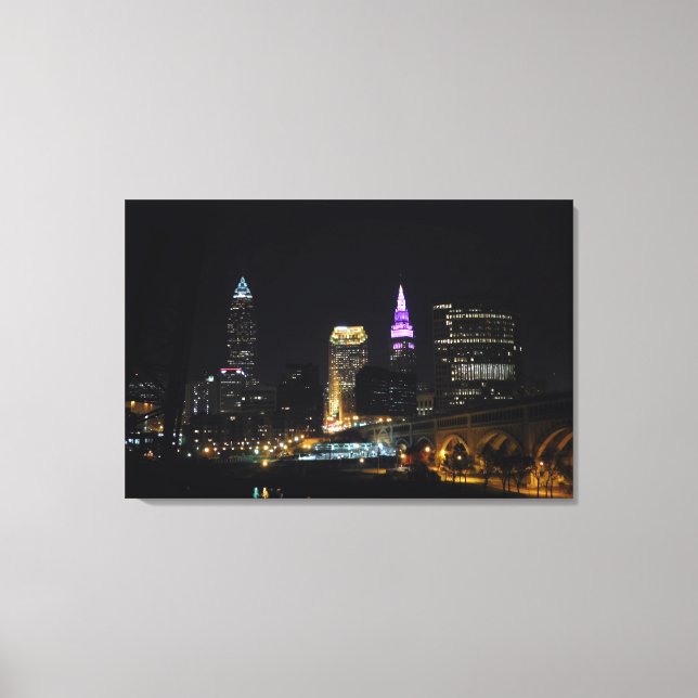Cleveland OH Purple Skyline Canvas Print (Front)
