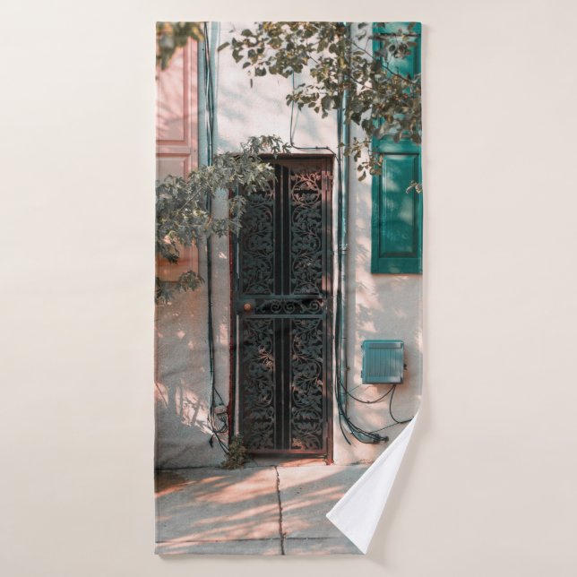 CLOSE GREEN WROUGHT IRON SECURITY DOOR BATH TOWEL (Bath Towel)
