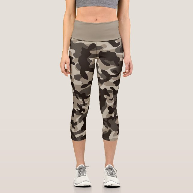 Close Quarter Camouflage  Capri Leggings (Front)