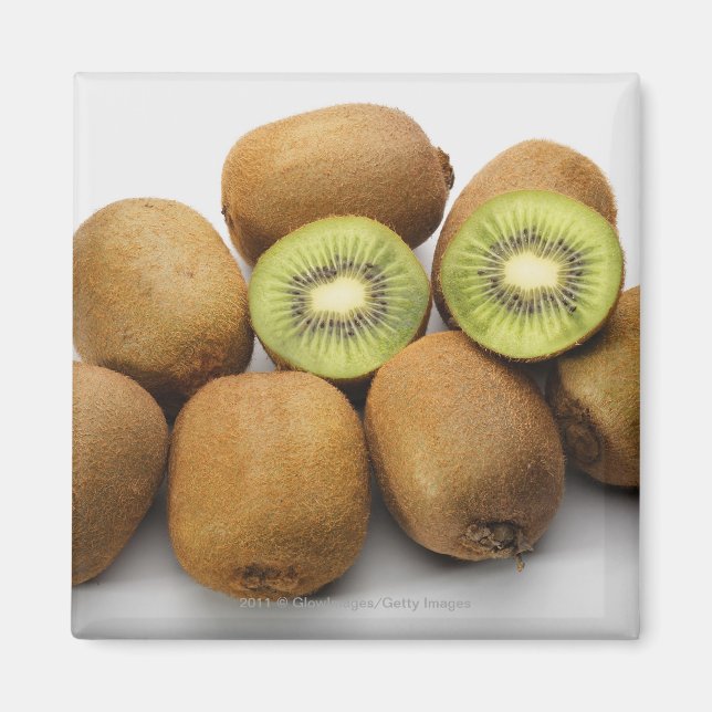 Close-up of kiwi fruits magnet (Front)