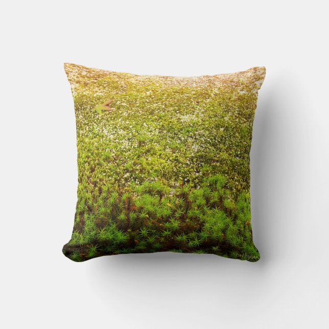 Close-up Photo of Green Haircap Moss Throw Pillow (Front)