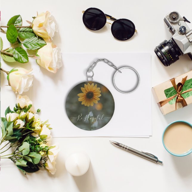 close-up shot of sunflower keychain. keychain (close-up shot of sunflower keychain. keychain
)