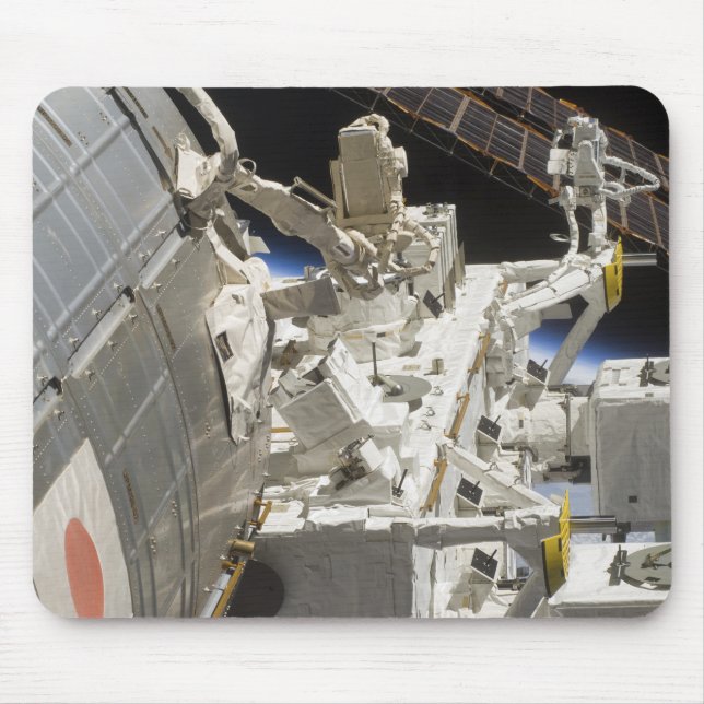 Close-up view of components mouse pad (Front)