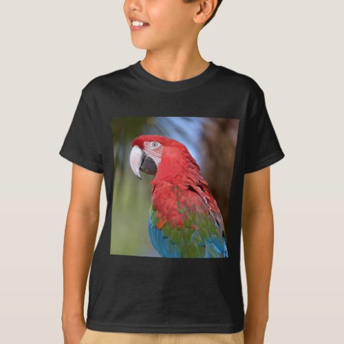 Closeup green_winged macaw T_Shirt