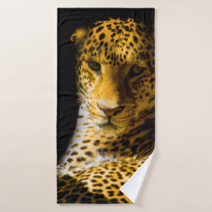 CLOSEUP PHOTO OF LEOPARD BATH TOWEL