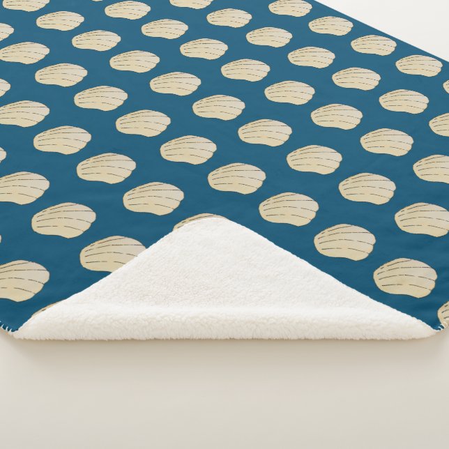 Coastal Clam Shell Pattern Sherpa Blanket (3/4)