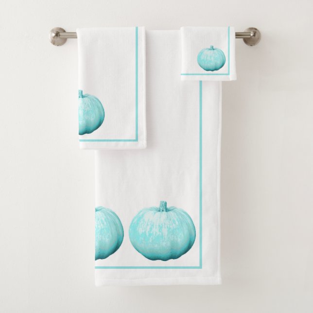 Coastal Farmhouse Style Blue Pumpkins Bath Towel Set (Insitu)