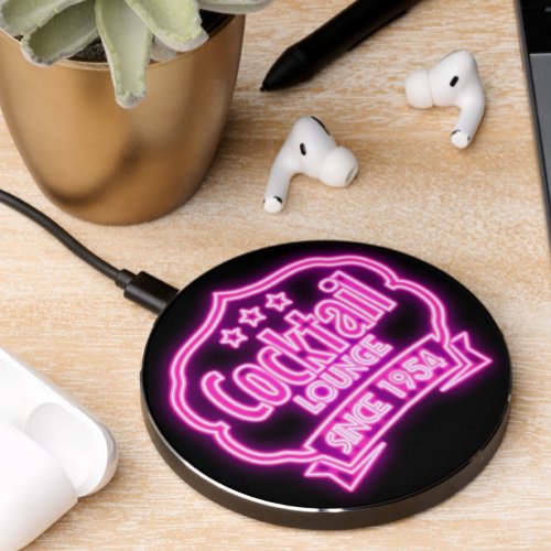 Cocktail lounge retro vintage neon look sign black wireless charger 