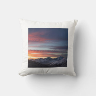 Cojín Beautiful Mountains Throw Pillow