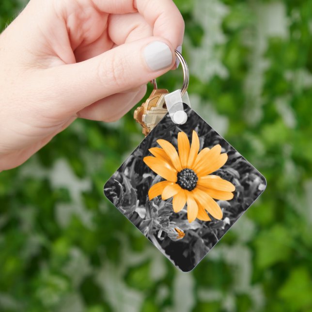 Color Splash Spring Flash African Daisy Photograph Keychain (Hand)