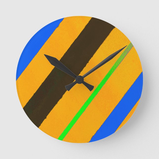 Colored lines round clock (Front)
