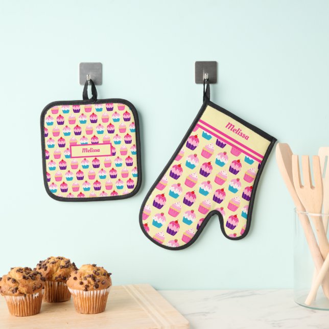 Colorful Cupcakes  Oven Mitt & Pot Holder Set (Insitu(Hanging))