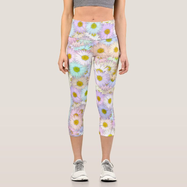 Colorful daisy pattern - pastel capri leggings (Front)