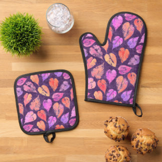 Colorful Fall Leaves On Purple Pattern Oven Mitt & Pot Holder Set