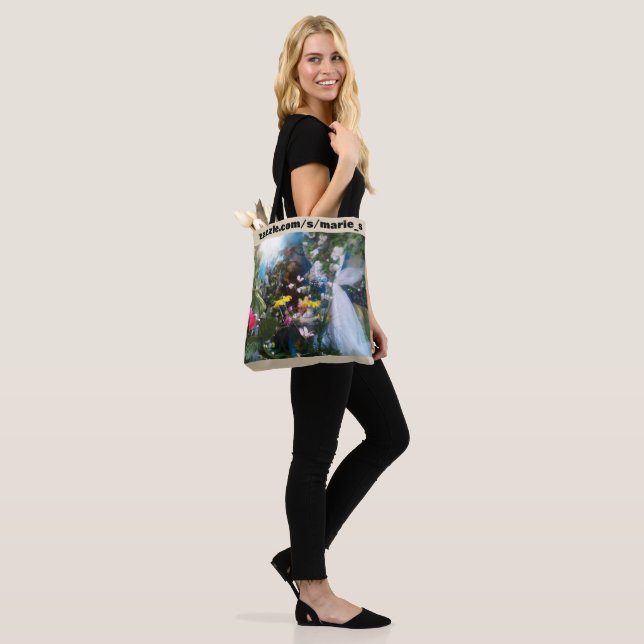 Colorful Floral bag (On Model)