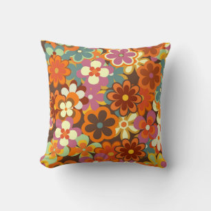 Colorful Floral vintage Seamless Pattern. Retro 70 Throw Pillow