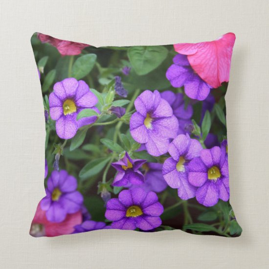 [Colorful Flowers] Pretty Purple Calibrachoa Throw Pillow