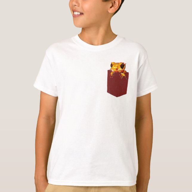 Colorful Gecko in Pocket T-Shirt (Front)
