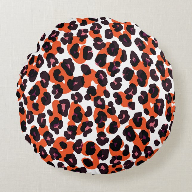 Colorful Leopard Pattern: Seamless Design. Round Pillow (Front)