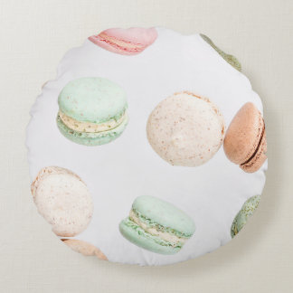 Colorful Macarons: Sweet Falling Pattern. Round Pillow