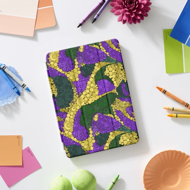 Colorful polka dot pattern iPad pro cover (Desk)
