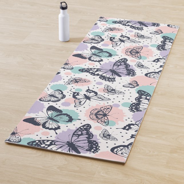 Colorful retro butterflies pattern. yoga mat (In Situ)