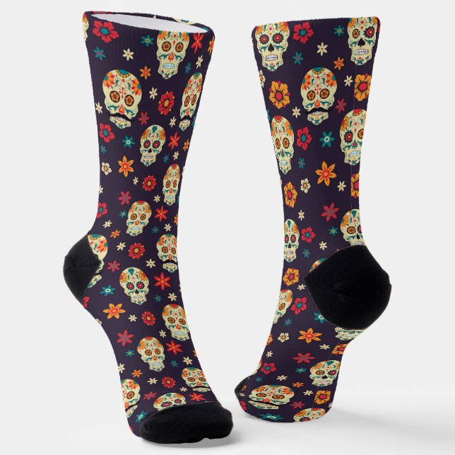 Colorful retro skulls pattern socks (Angled)