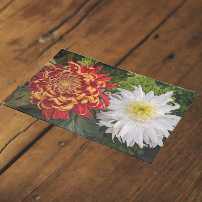 Colorful Seasonal Chrysanthemums Floral Cloth Placemat (In Situ Table)