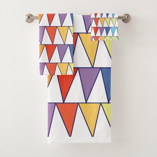 Colorful Triangles Bath Towel Set (Insitu)