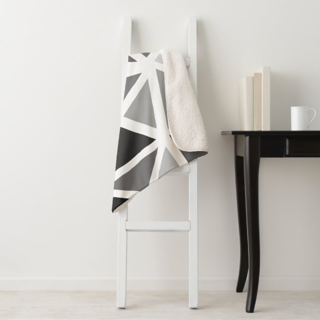 Colorful triangles pattern 5 sherpa blanket (In Situ)