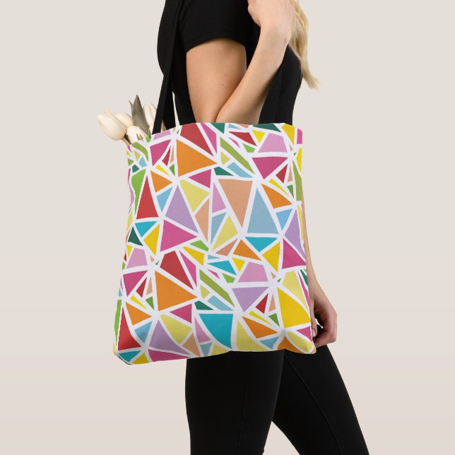 Colorful triangles pattern tote bag (Close Up)