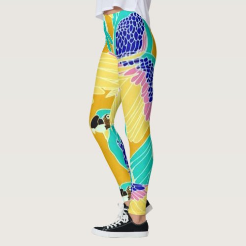 Colorful Tropical Parrots Pattern Leggings