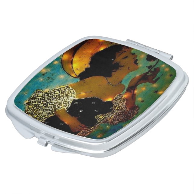 Compact mirror with woman (Turned)