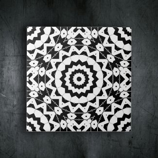Complex Black and White Geometric Pattern