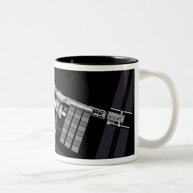Computer generated view 24 Two-Tone coffee mug (Right)
