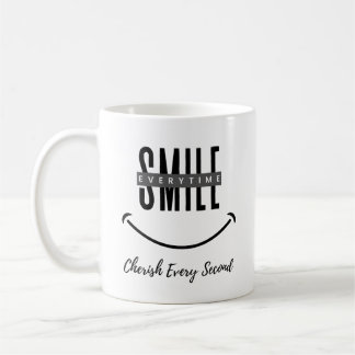 con cita Sonreir cada vez - Apreciar cada segundo Coffee Mug