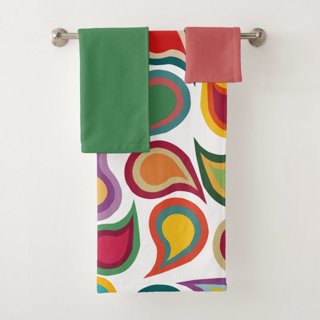 Concentric Paisleys  Bath Towel Set (Insitu)