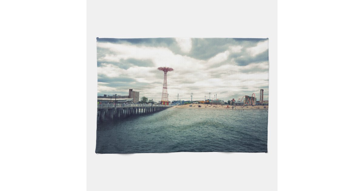 https://rlv.zcache.com/coney_island_beach_panorama_kitchen_towel-r0107608213854622a2f4474dace68283_2cf11_8byvr_630.jpg?view_padding=%5B285%2C0%2C285%2C0%5D