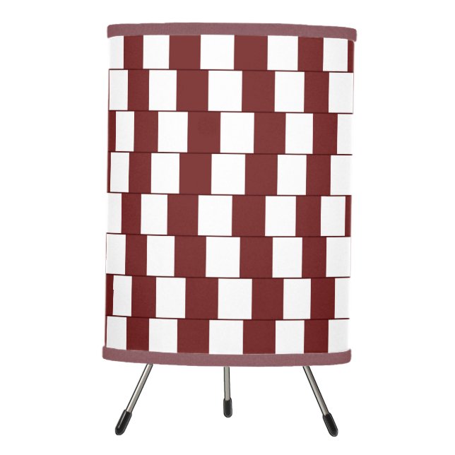 Confusing lines Bordeaux Tripod Lamp (Front)