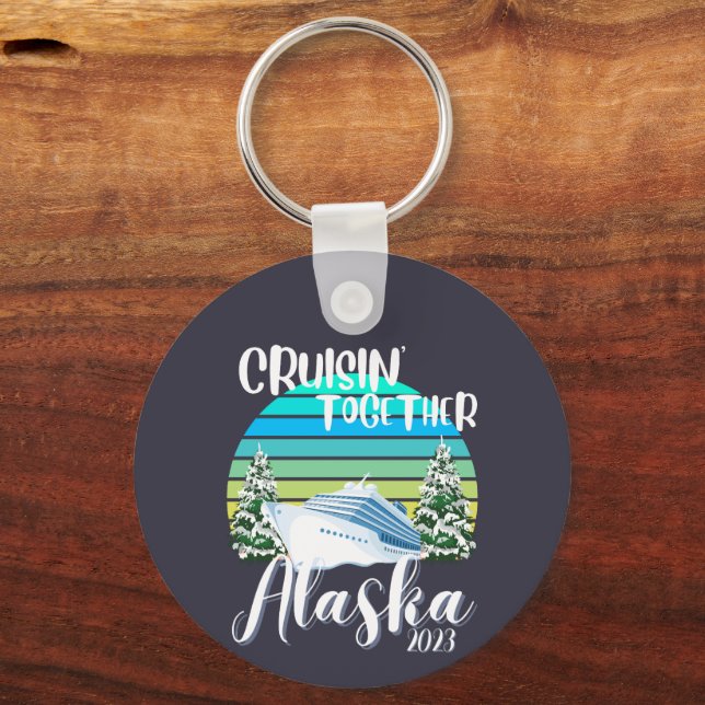 Cool Alaska Cruise 2023 Family Friend Group Travel Keychain (Front)