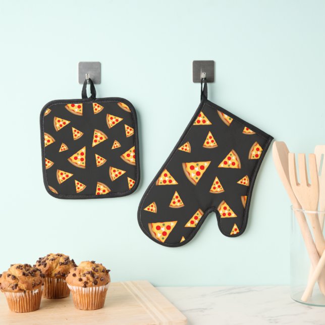Cool and fun pizza slices pattern dark gray oven mitt & pot holder set (Insitu(Hanging))
