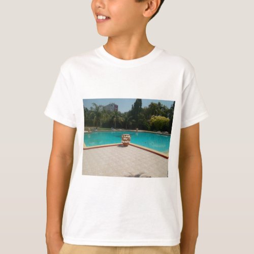 Cool Hakuna Matata Pool Side I love My Familyjpg T_Shirt