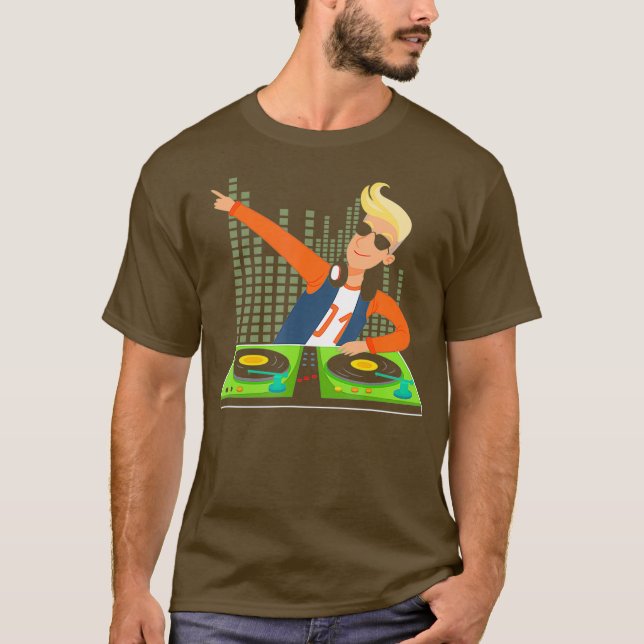 Cool Nightclub DJs Remix Club Mix Music DJ Dance T-Shirt (Front)