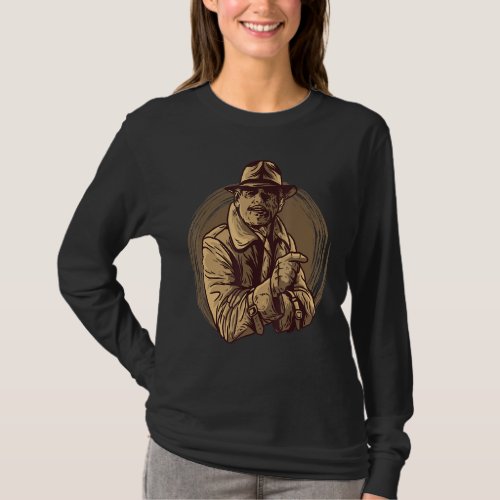 Cool Oldschool Detective checking the Situation Sp T_Shirt